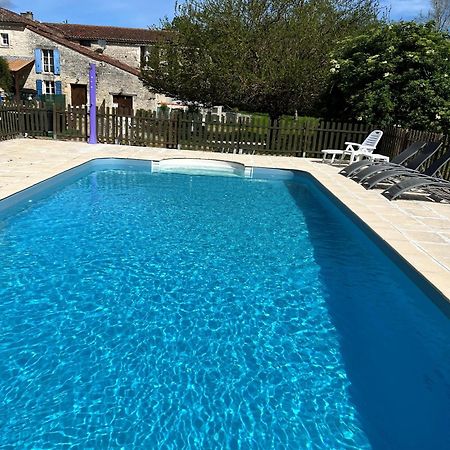 Le Petit Bijou Bed & Breakfast Saint-Fraigne Bagian luar foto