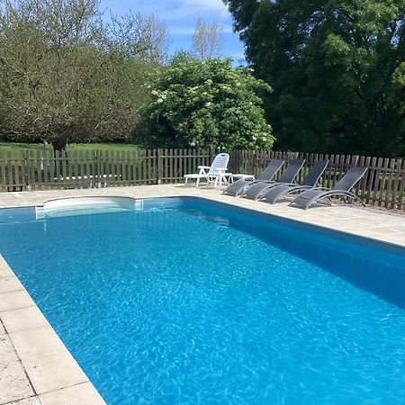 Le Petit Bijou Bed & Breakfast Saint-Fraigne Bagian luar foto