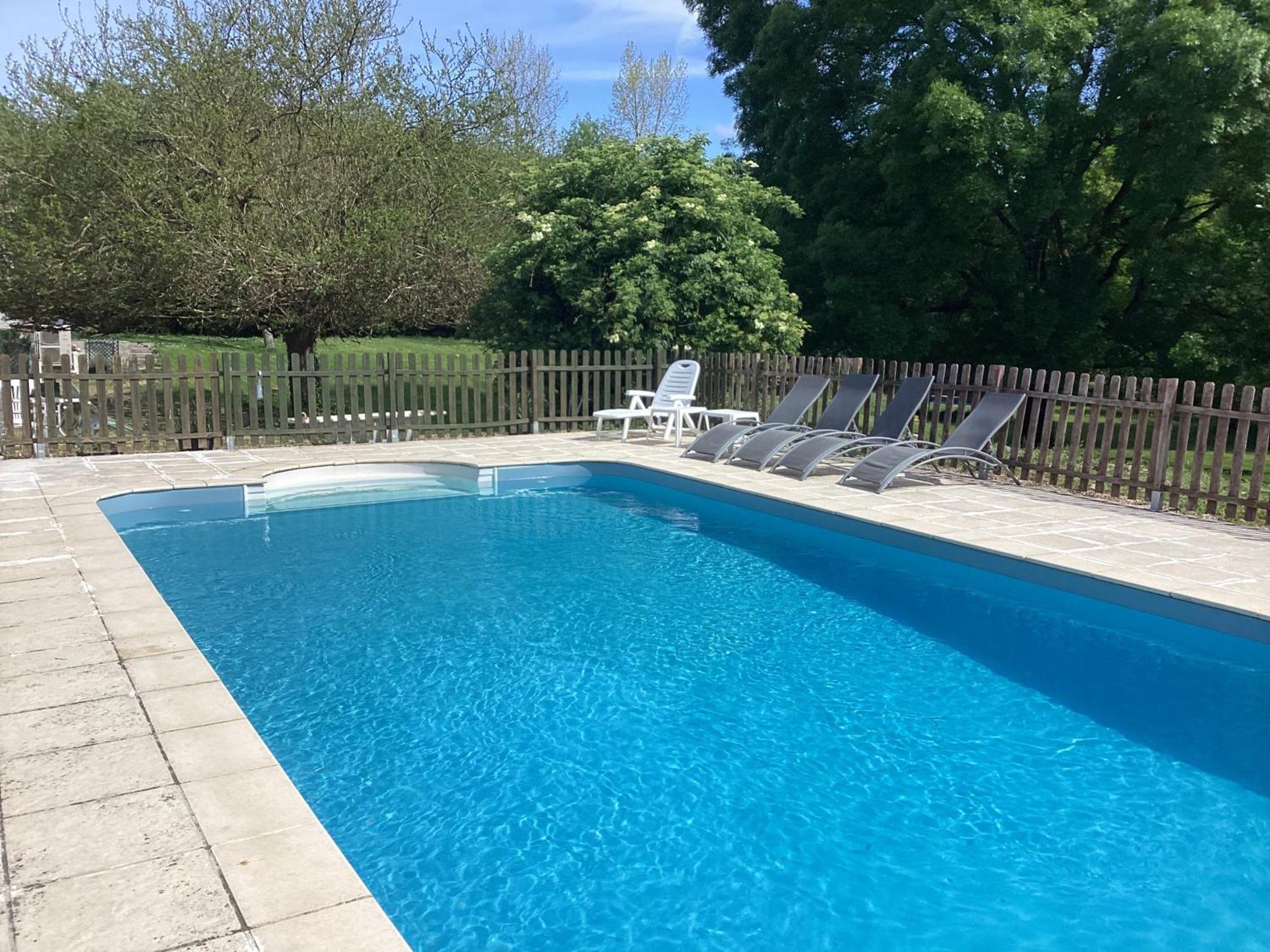 Le Petit Bijou Bed & Breakfast Saint-Fraigne Bagian luar foto