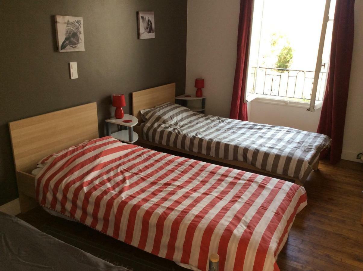 Le Petit Bijou Bed & Breakfast Saint-Fraigne Bagian luar foto